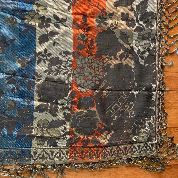 Lustrous Vintage Damask Tablecloth/Accent Fabric - Picture 9 of 16